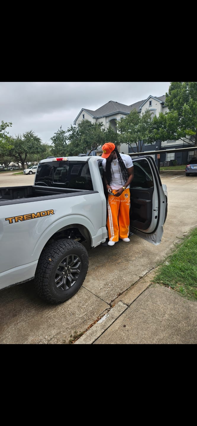 Customer photo review of Washed Stripe Barrel Sweatpants | Inflation Streetwear