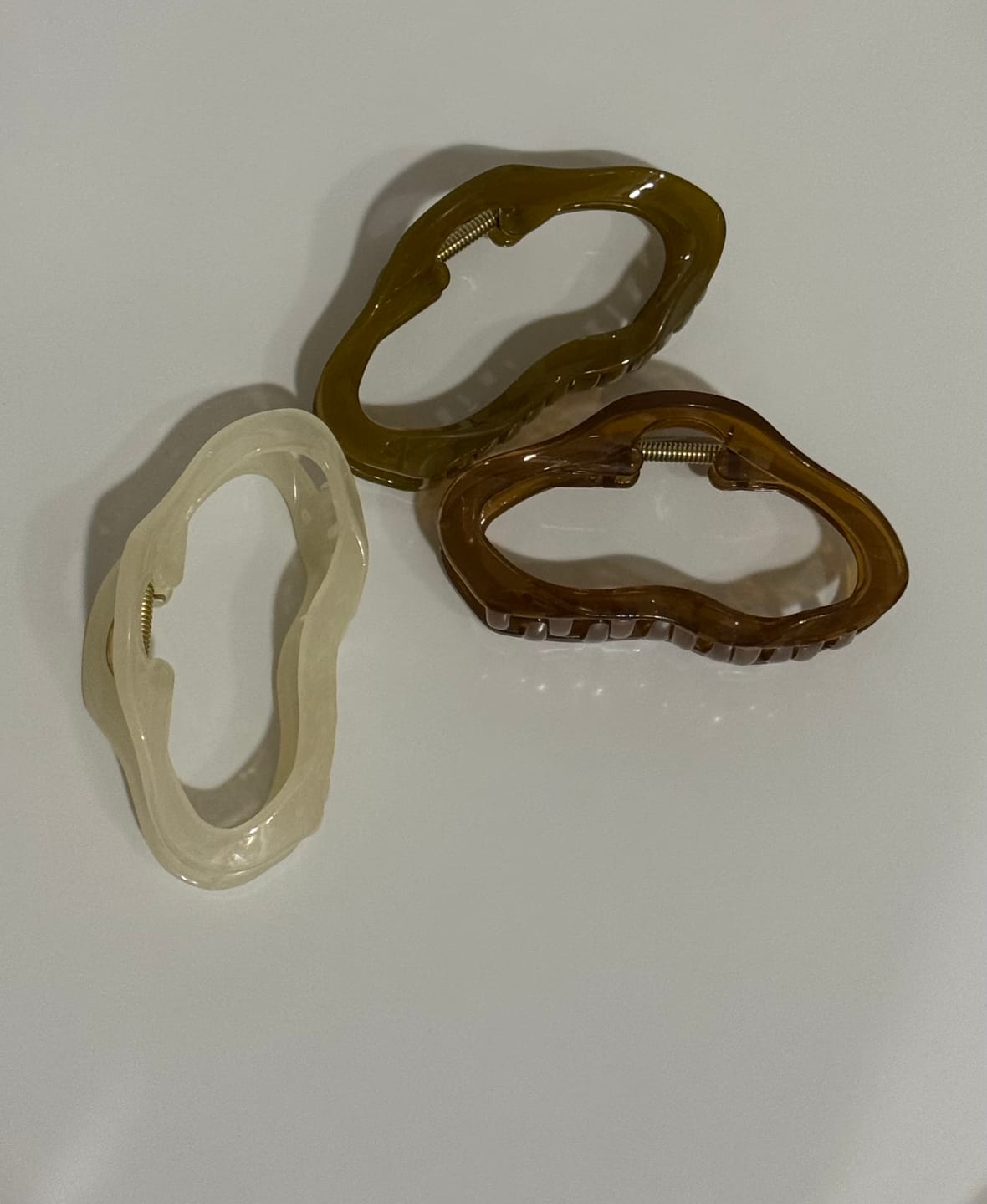 Customer photo review of Ruby Stylish Hair Claw Clips
