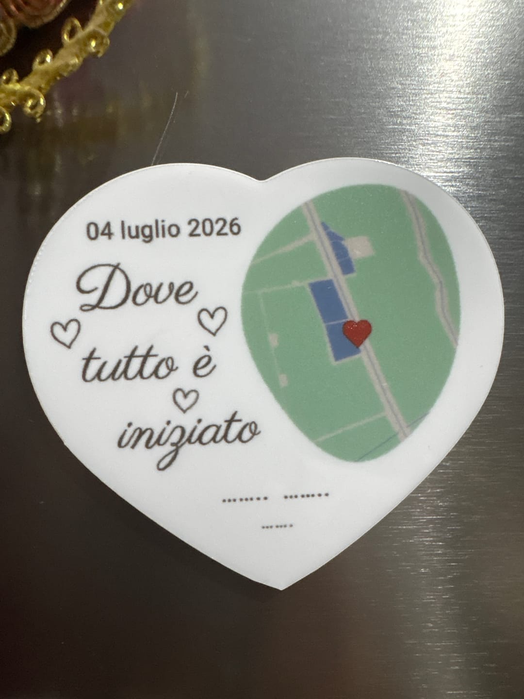 Customer photo review of Il nostro primo bacio – Magnete a cuore personalizzato
