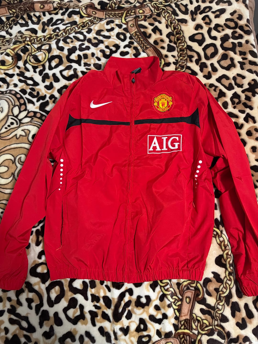 Customer photo review of Manchester United 2010 Retro Windbreaker Jacket