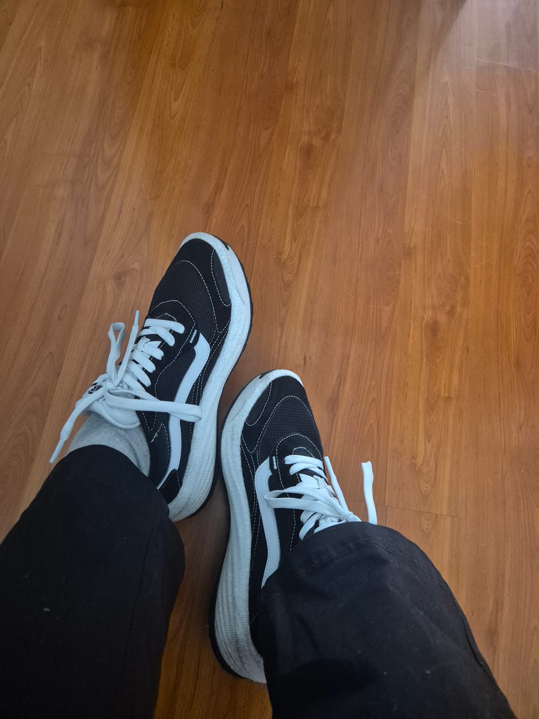 Customer photo review of Zapatilla Vans Ultrarange Neo 2.0 Unisex Negro