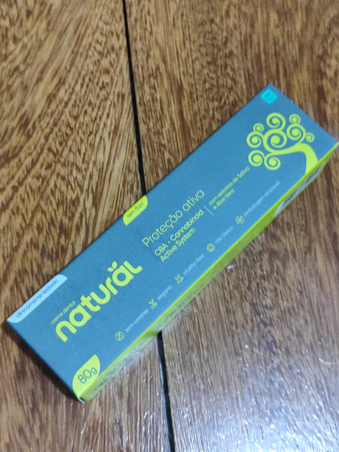 Customer photo review of Creme Dental Natural com CBA, Salvia e Aloe Vera 80g
