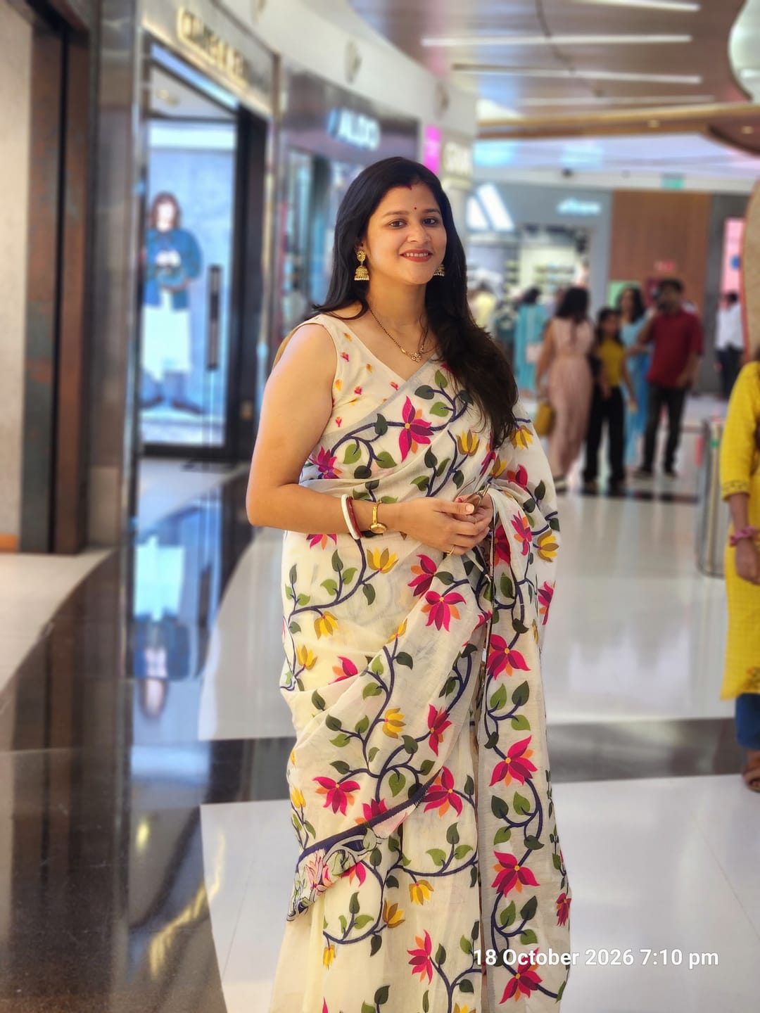 Customer photo review of Kusumita (কুসুমিতা) Cotton Silk Saree