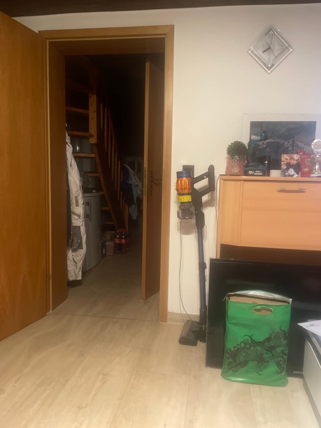 Customer photo review of Dripl UltraVac Akku-Staubsauger