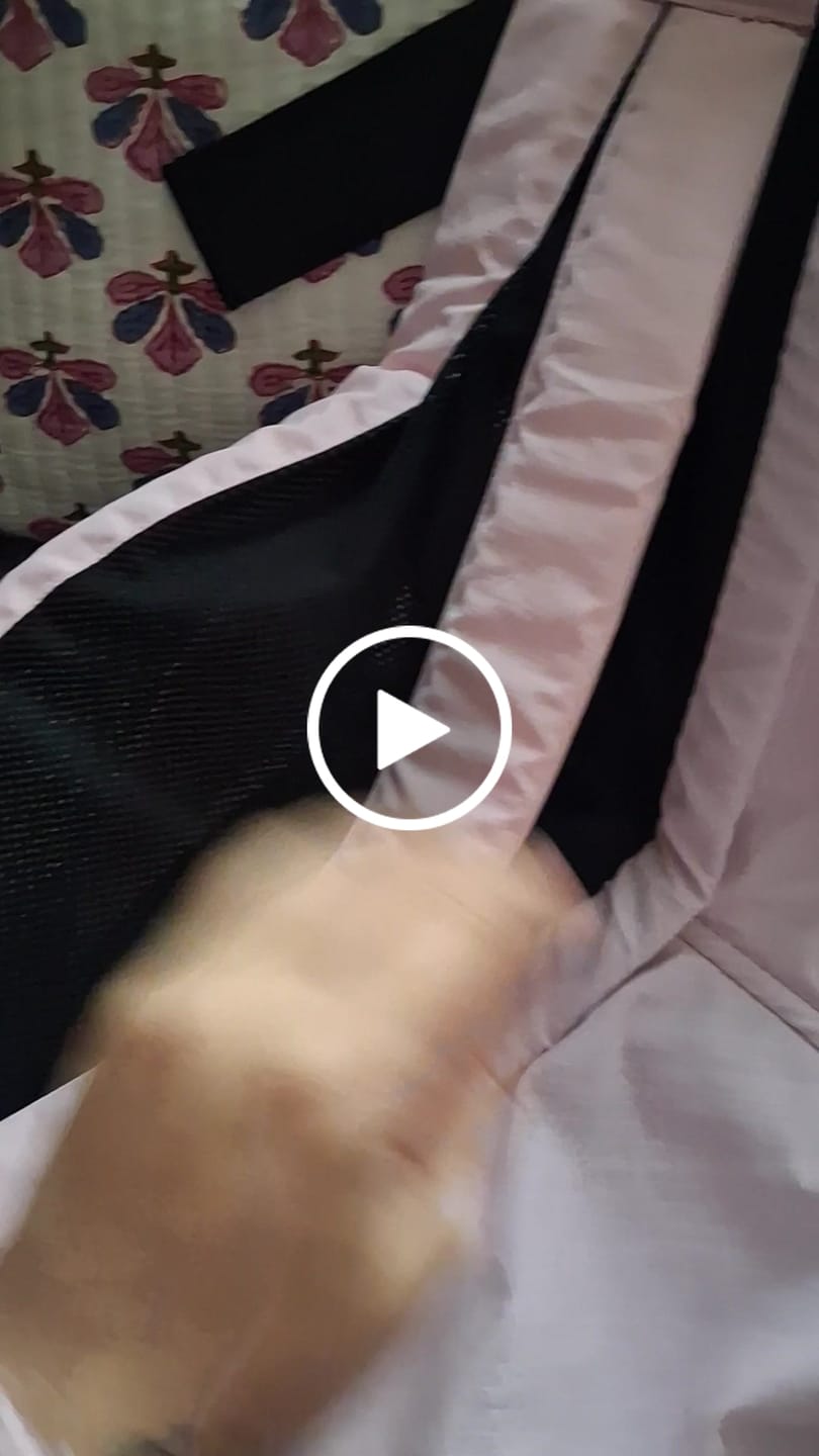 Customer video review of Sac de transport en bandoulière rose