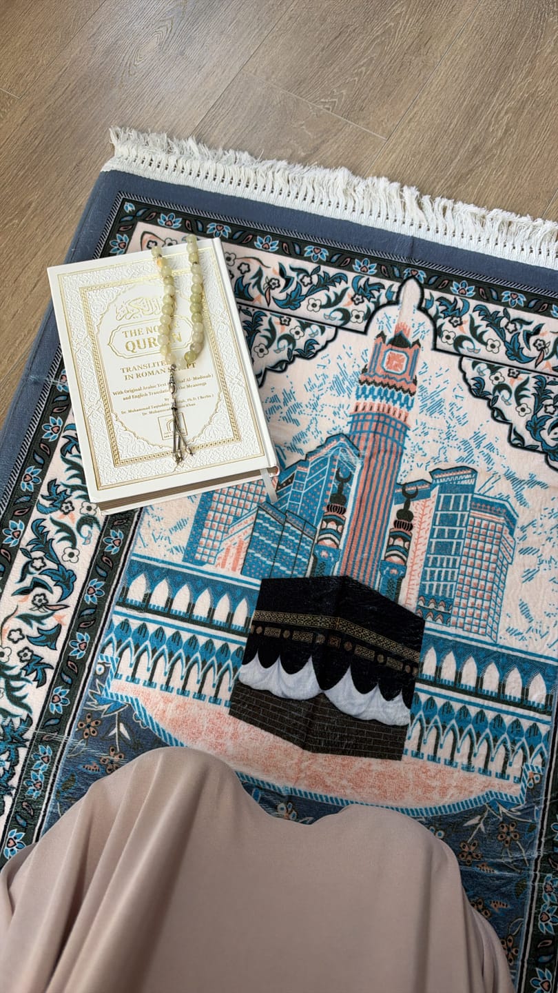 Customer photo review of Grey Horizon Padded Prayer Mat