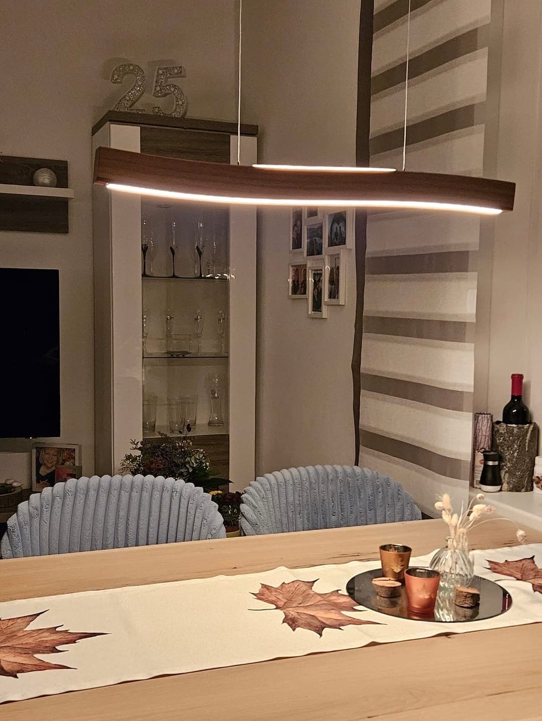 Customer photo review of Designer Pendelleuchte aus Eichenholz, leicht abgesetzt, LED-Pendelleuchte - Lyra