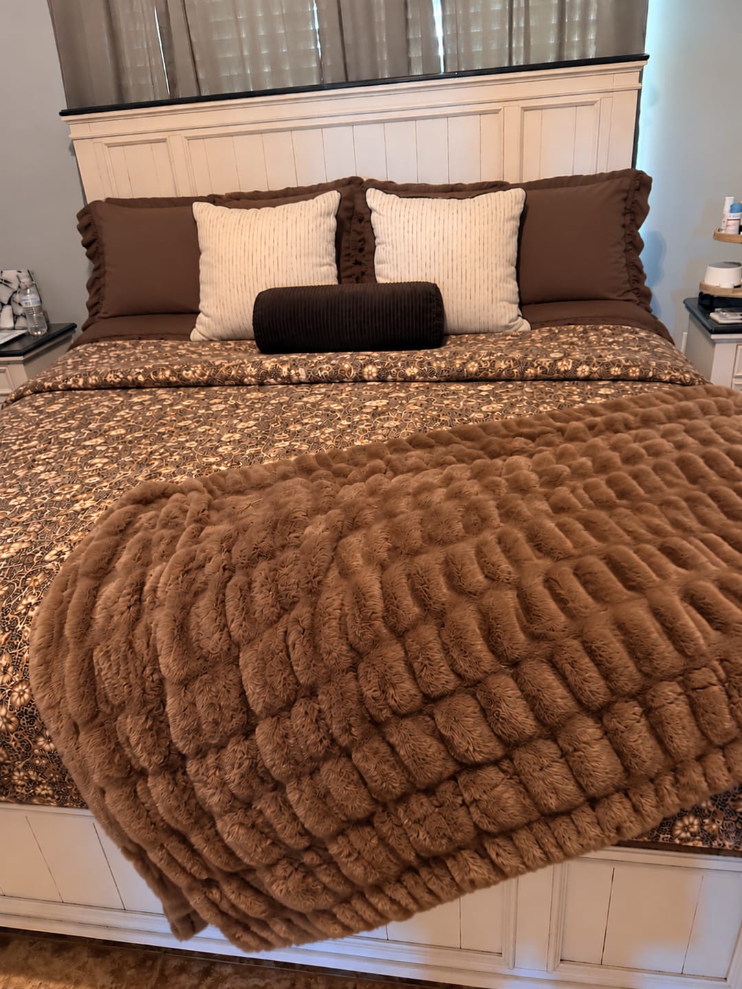 Customer photo review of Hugs Light Mountain Trail Blanket