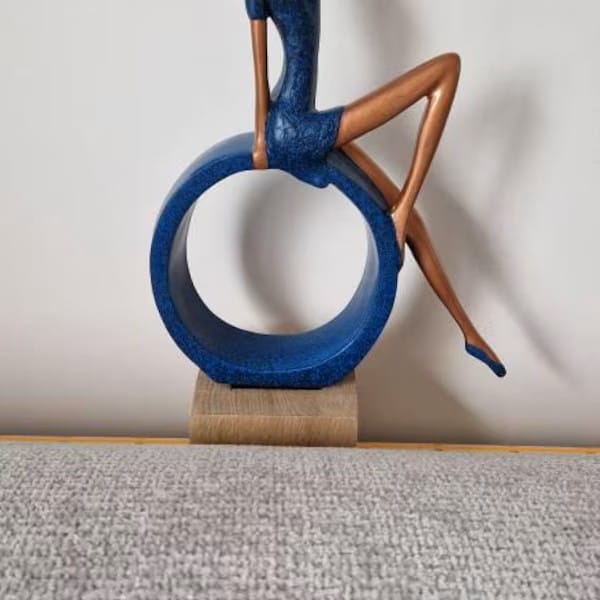 Customer photo review of Statue Femme Élégante Bleu & Or – Sculpture Déco 27 cm