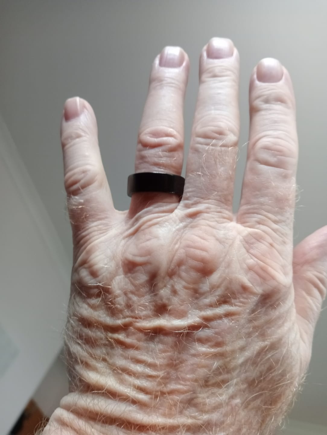 Customer photo review of Fitaos V8 High-end Flagship Blood Glucose ECG/EKG Blood Pressure Monitoring AI Health Analysis Smart Ring