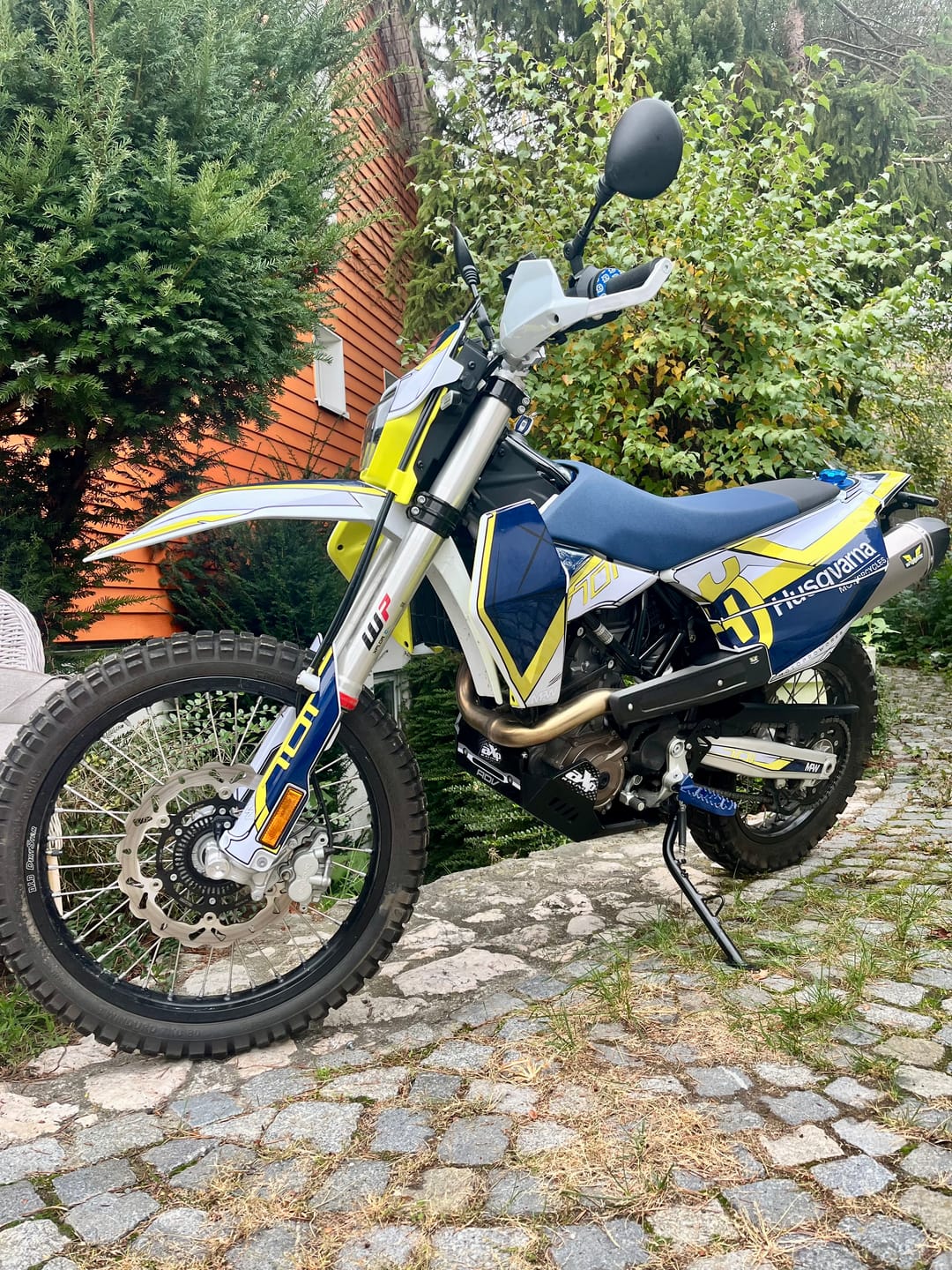 Customer photo review of Husqvarna 701 Enduro GRAPHICS - "Celltrace" (Blue)