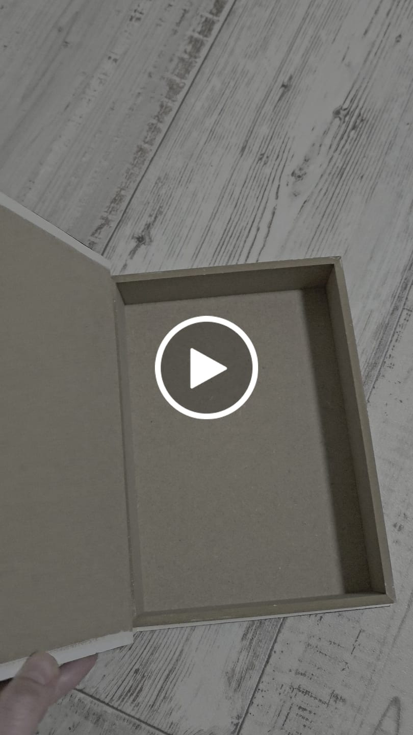 Customer video review of Sleepy Hollow Aufbewahrungsbox – Geheimversteck im Buchdesign fürs Regal