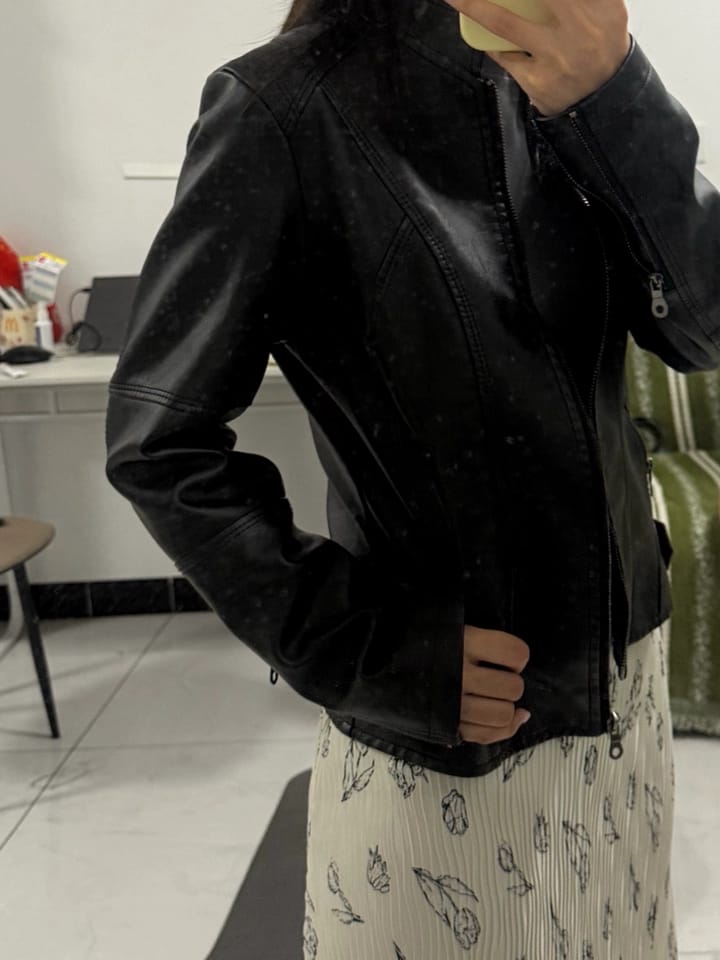 Customer photo review of Women's Faux Leather Zipper Jacket,  Motorcycle Stand Collar Short PU Outer Slim Jacket