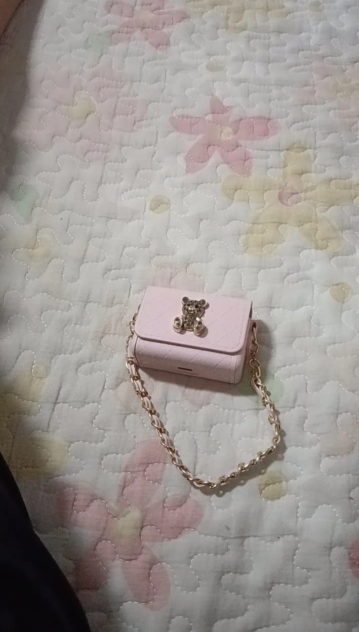 Customer photo review of Audífonos Mini Cartera