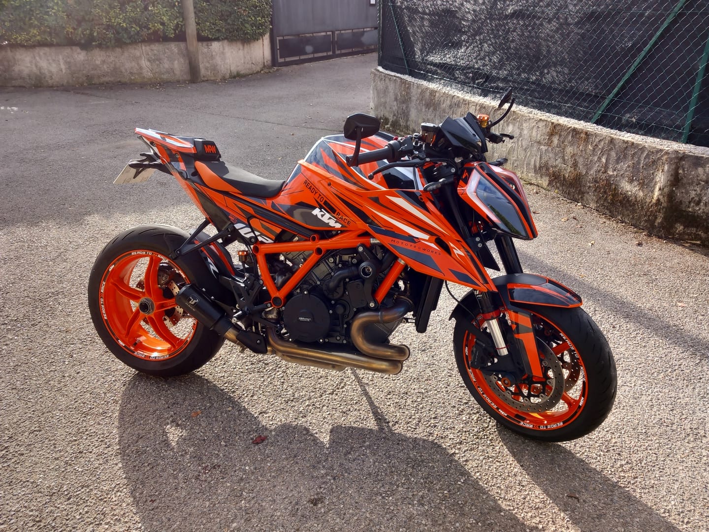 Customer photo review of KTM 1290 Super Duke R GRAPHICS - "Shapeshifter" (Orange)