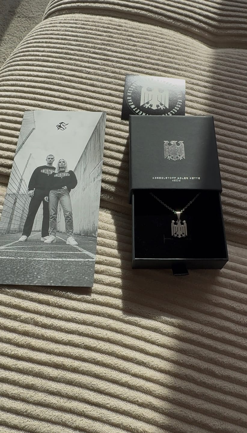 Customer photo review of Deutschland "Adler" Kette
