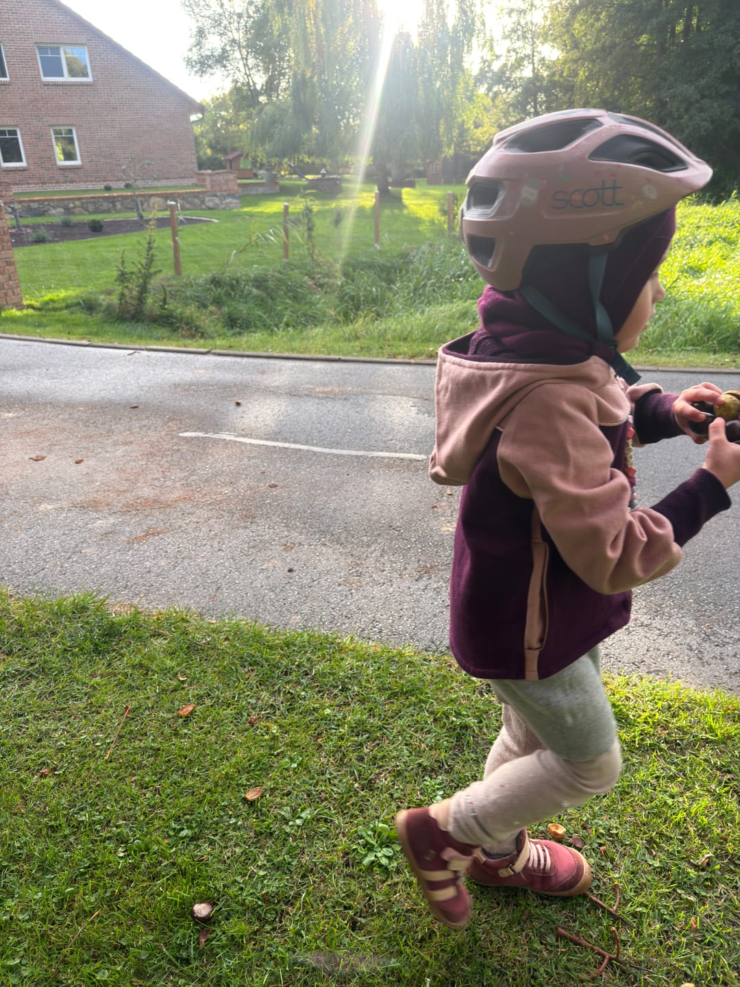 Customer photo review of Kaschmir Kinder Kapuzenschal Lila Größe 4