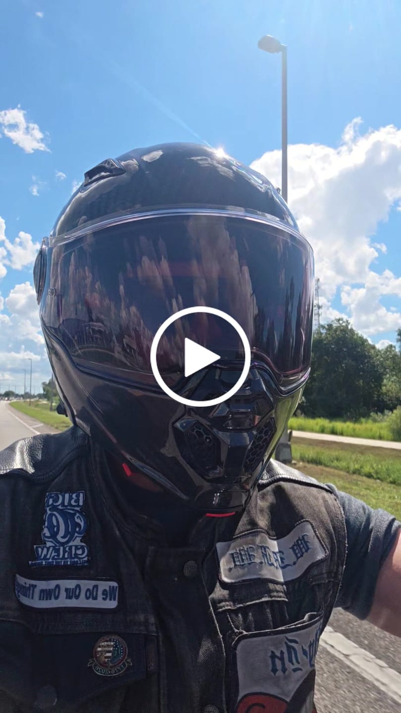 Customer video review of D.O.T. & ECE Daytona C6 PRO- Grey Carbon Fiber