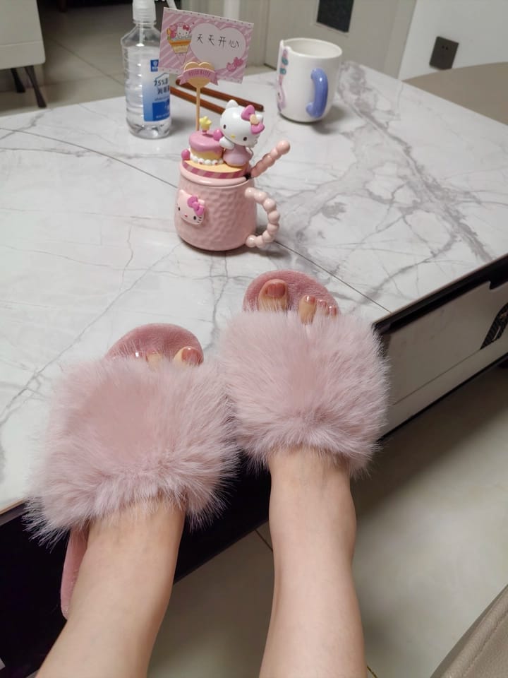 Customer photo review of Moon Rabbit Faux Fur Women Indoor Slipper