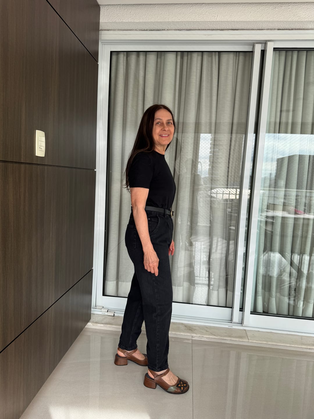Customer photo review of Calça Jeans Slouchy Cacau Preta