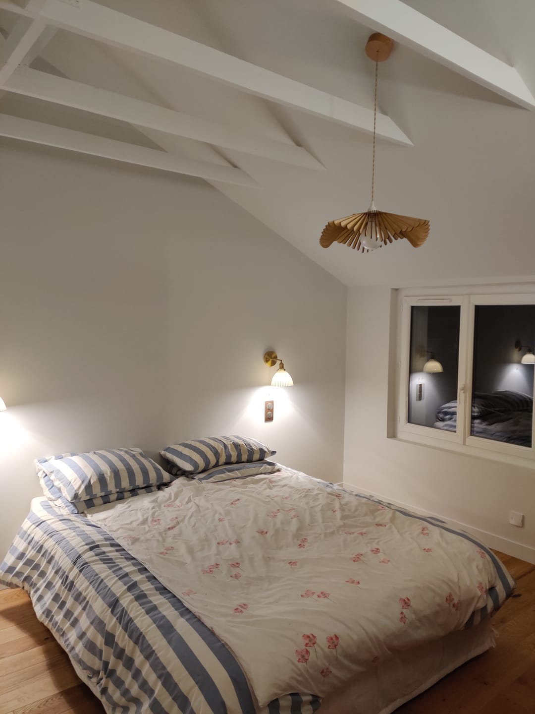 Customer photo review of Rose teinté Chêne | Suspension