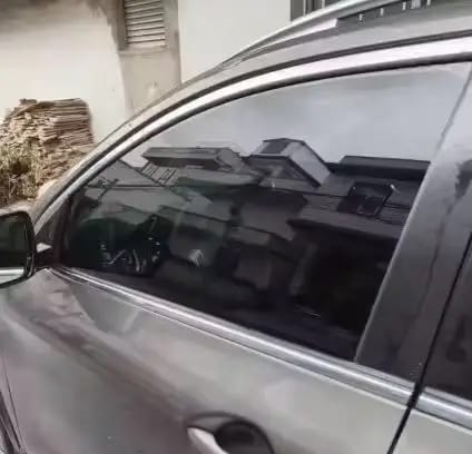 Customer photo of automotive glass