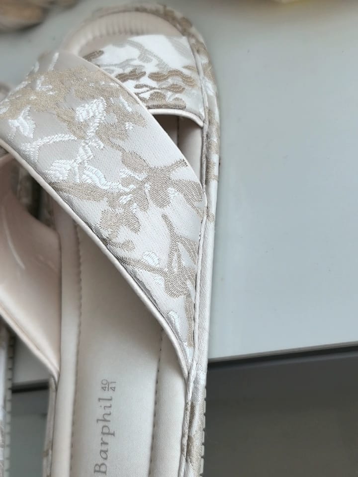Customer photo review of Cloud Vine Jacquard Satin Women Indoor Slipper