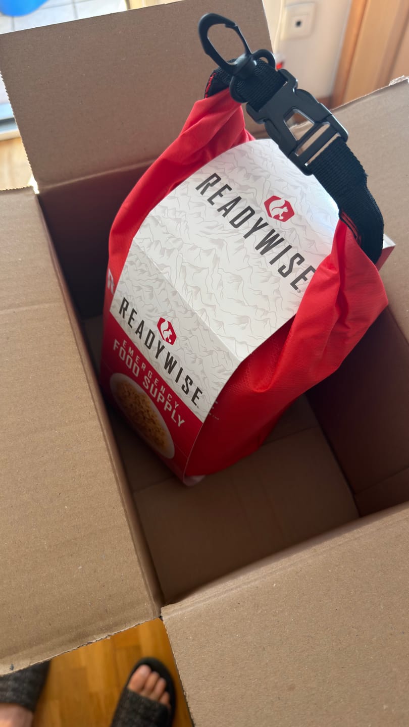 Customer photo review of ReadyWise – Kit 28 porciones 3 días en bolsa estanca, liofilizado, 25 años