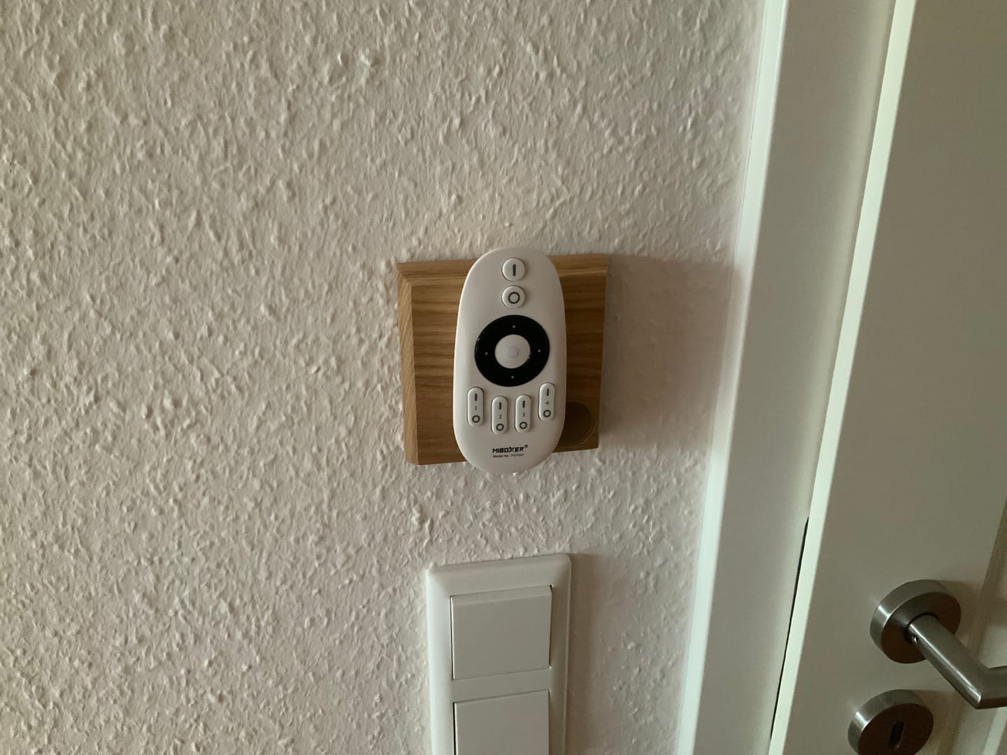Customer photo review of Wandhalterung für Fernbedienungen - Freya, sorgenloser Organizer