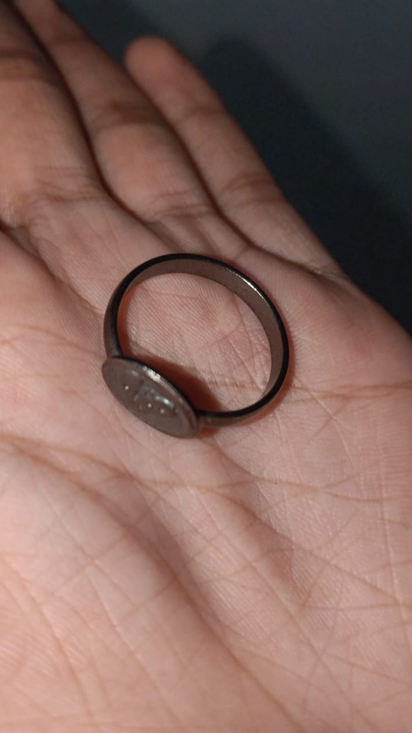 Customer photo review of Black Horse Shoe Iron Ring (Kale Ghode ki Naal ki Anguthi) – 100% Natural