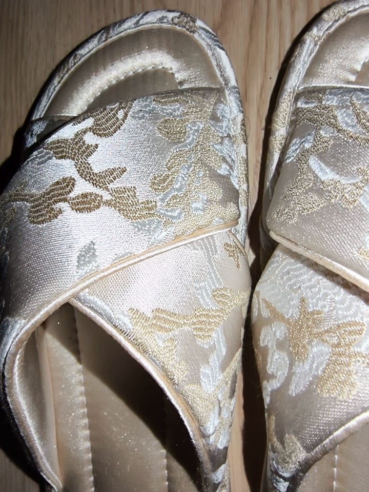 Customer photo review of Cloud Vine Jacquard Satin Women Indoor Slipper