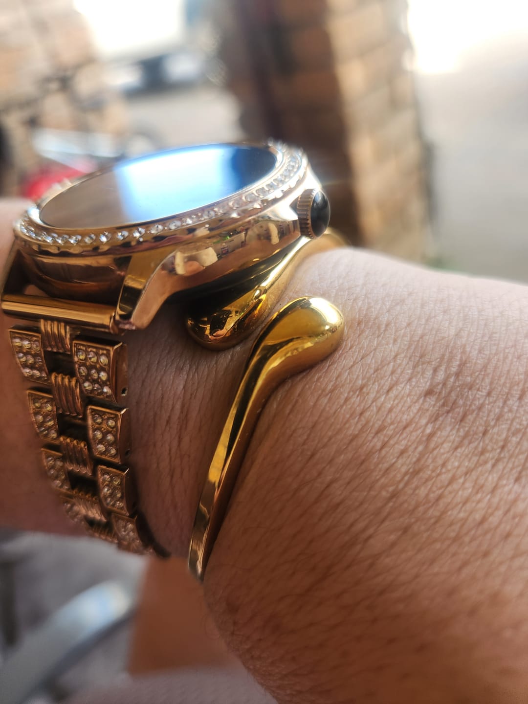 Customer photo review of Gold Teardrop Bangle