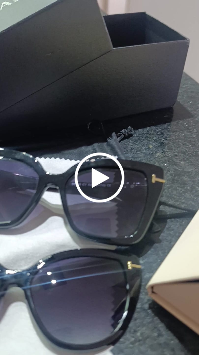 Customer video review of Case de Couro Premium