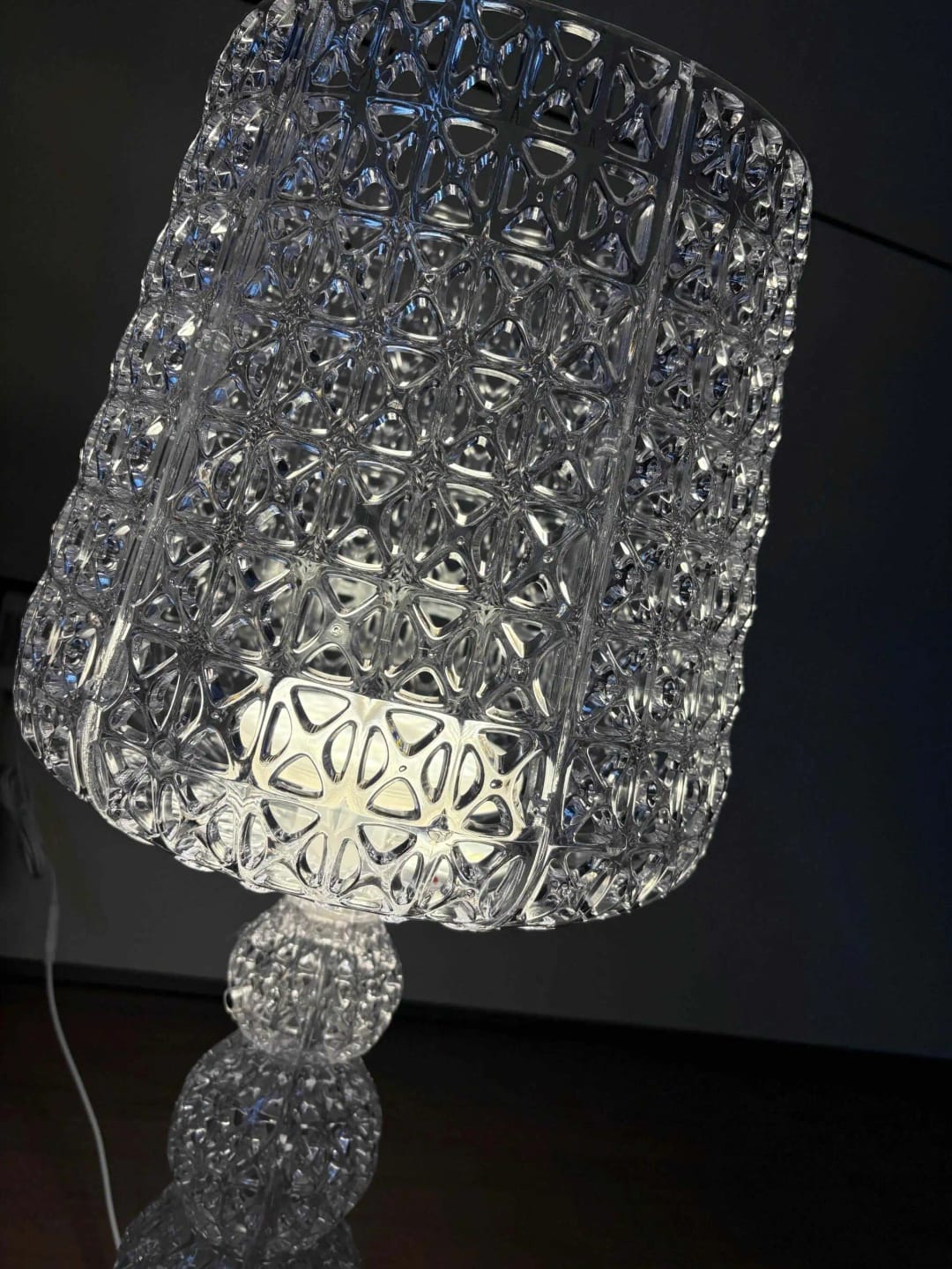 Customer photo review of Kartell Kabuki Hollow Floor Lamp Modern Luxury LED Standing Light for Living Room Bedroom Home Decor Acrylic Corner Lighting