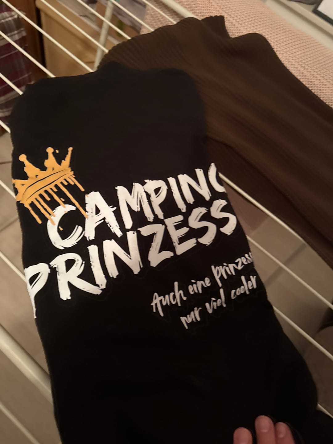 Customer photo review of Campingprinzessin 56 Rückendruck | Premium Hoodie Unisex