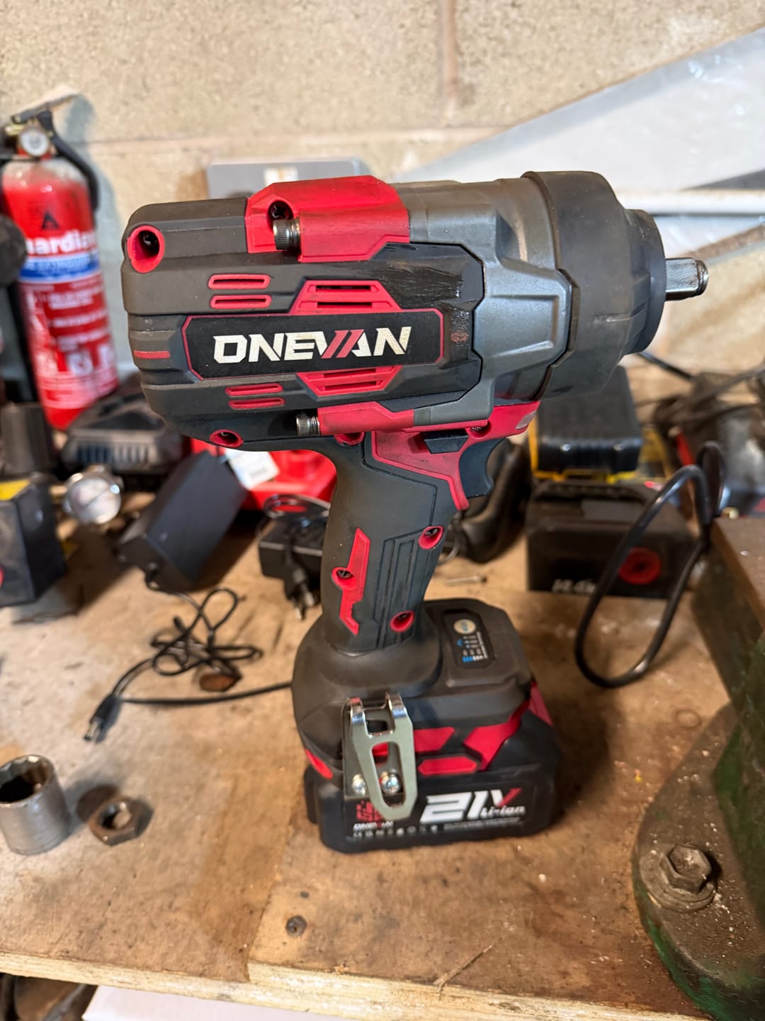 Customer photo review of ONEVAN 1/2" 2800N·m Brushless Cordless Impact Wrench | For Makita 18V Battery