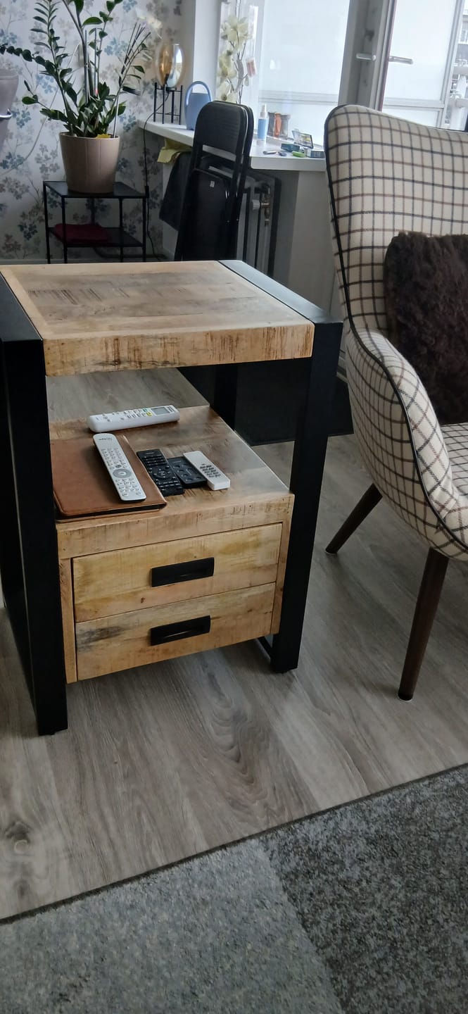 Customer photo review of Nachtkastje Britt | 70 cm hoog | gemaakt van mangohout