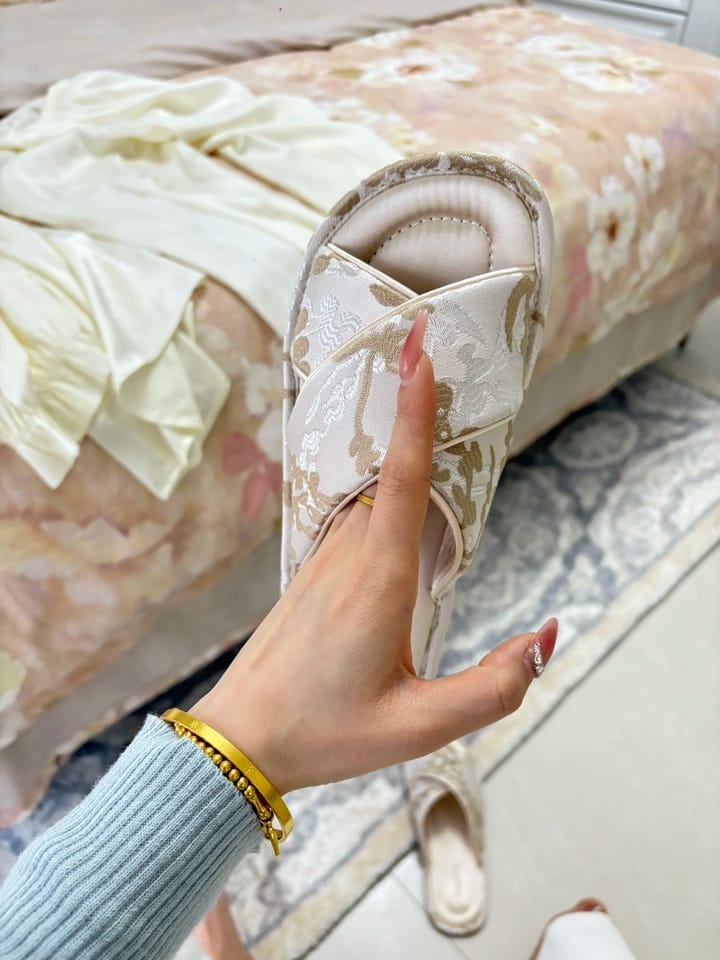 Customer photo review of Cloud Vine Jacquard Satin Women Indoor Slipper
