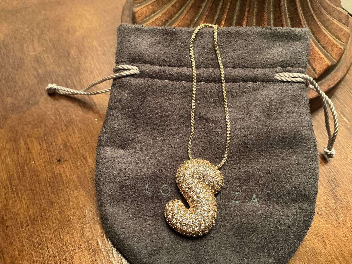 Customer photo review of Collar Inicial Bubble Grande Con Zirconias