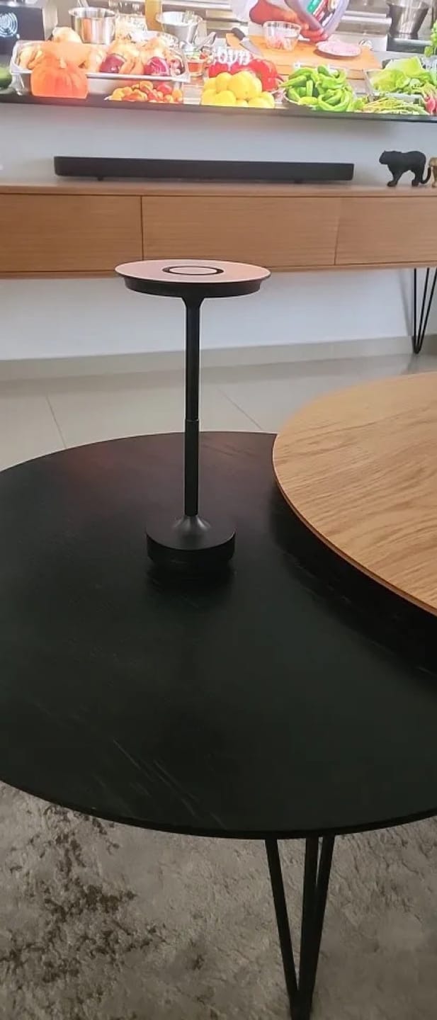 Customer photo review of Lampe de Table Sans Fil Rechargeable en Métal, Lampe de Chevet Tactile LED Design avec Variateur pour Maison et Restaurant - Domitille