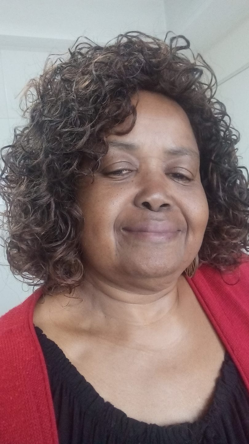 Customer photo review of Wig Mila Castanho T2/30 Cacheada
