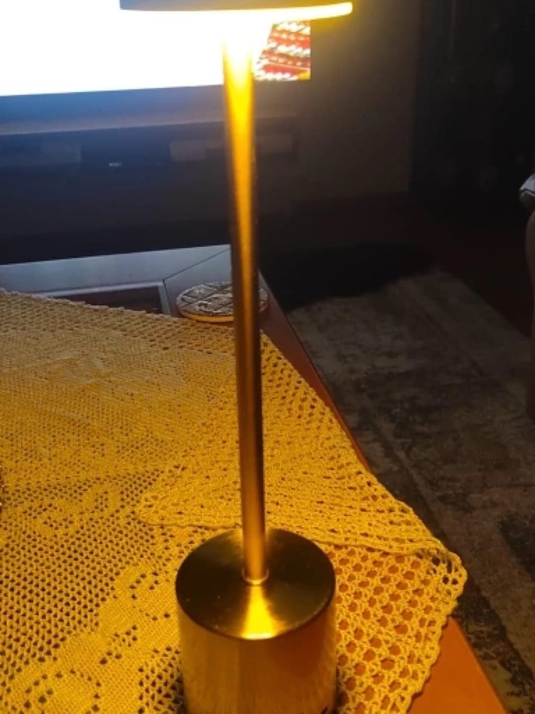 Customer photo review of Lampe à Poser Sans Fil LED Rechargeable, Lampe de Table Tactile Minimaliste à Intensité Variable pour Chevet, Salon et Salle à Manger - Ysaline
