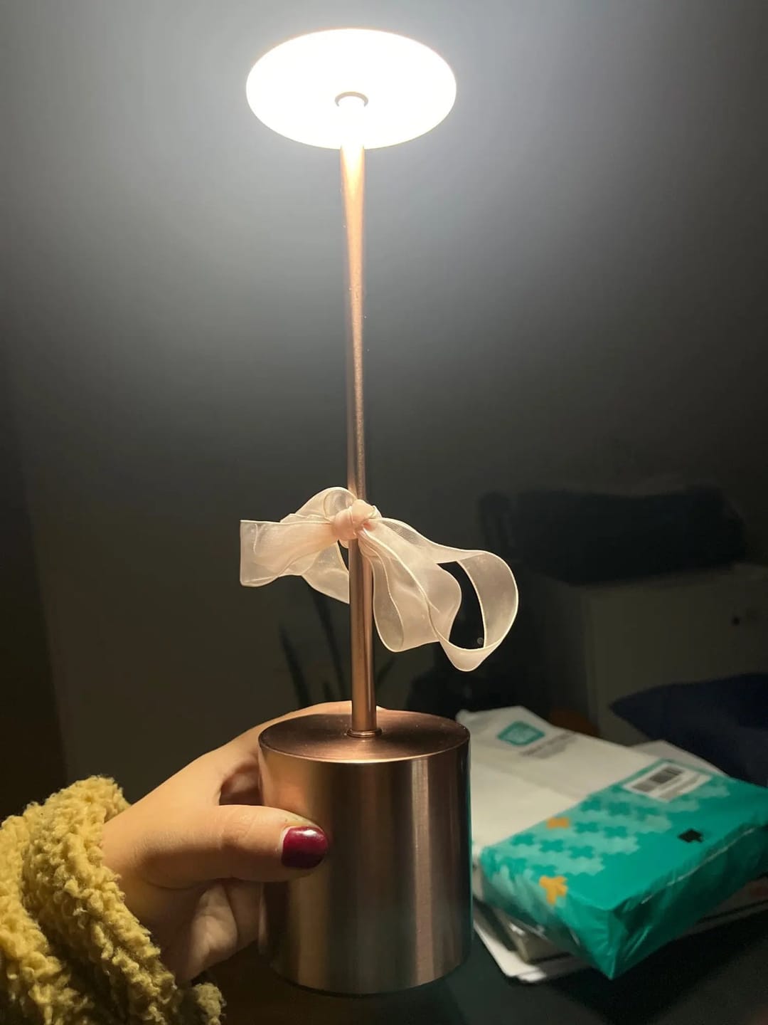 Customer photo review of Lampe à Poser Sans Fil LED Rechargeable, Lampe de Table Tactile Minimaliste à Intensité Variable pour Chevet, Salon et Salle à Manger - Ysaline