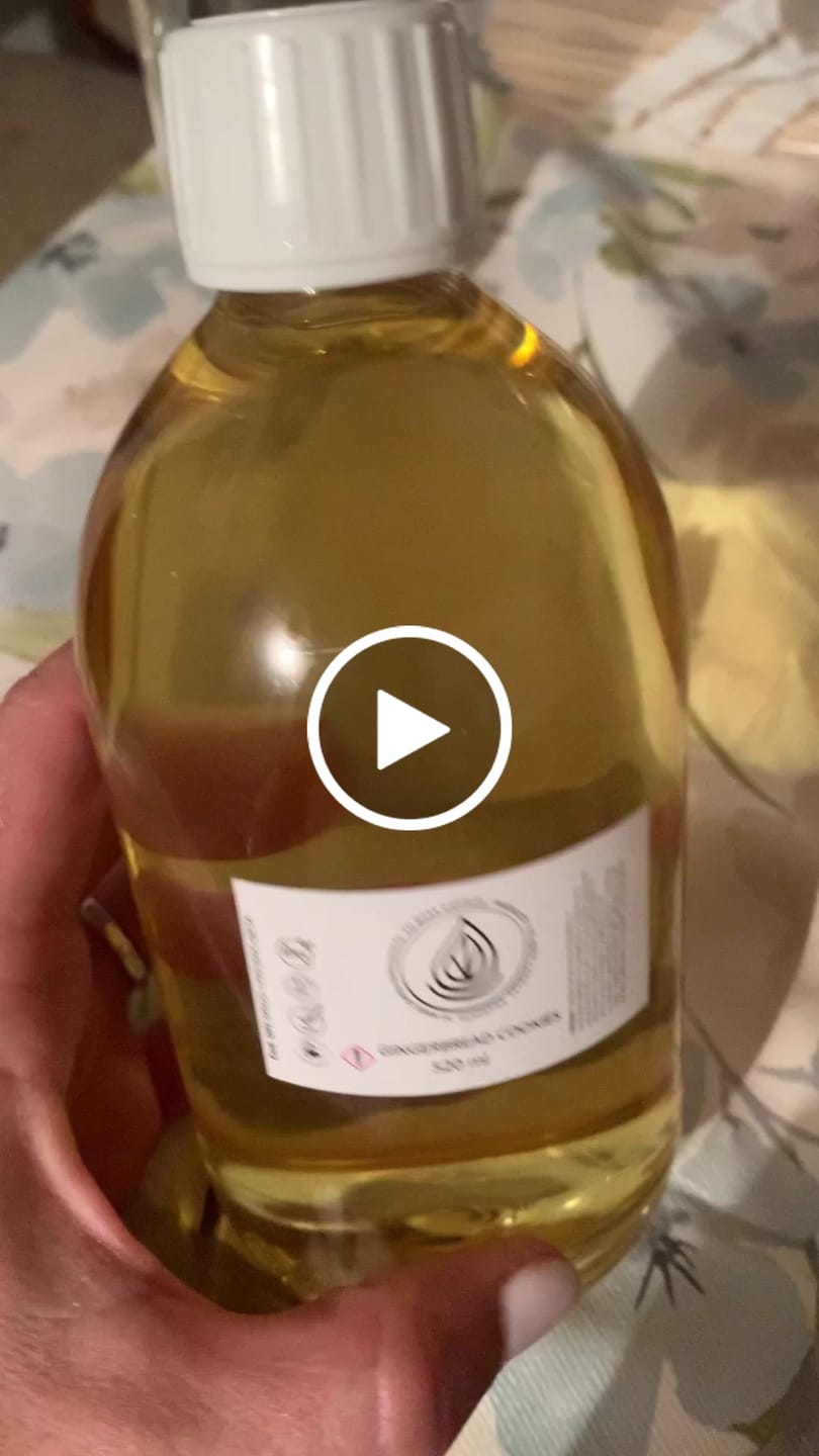 Customer video review of Fragancia CHRISTMAS COOKIES