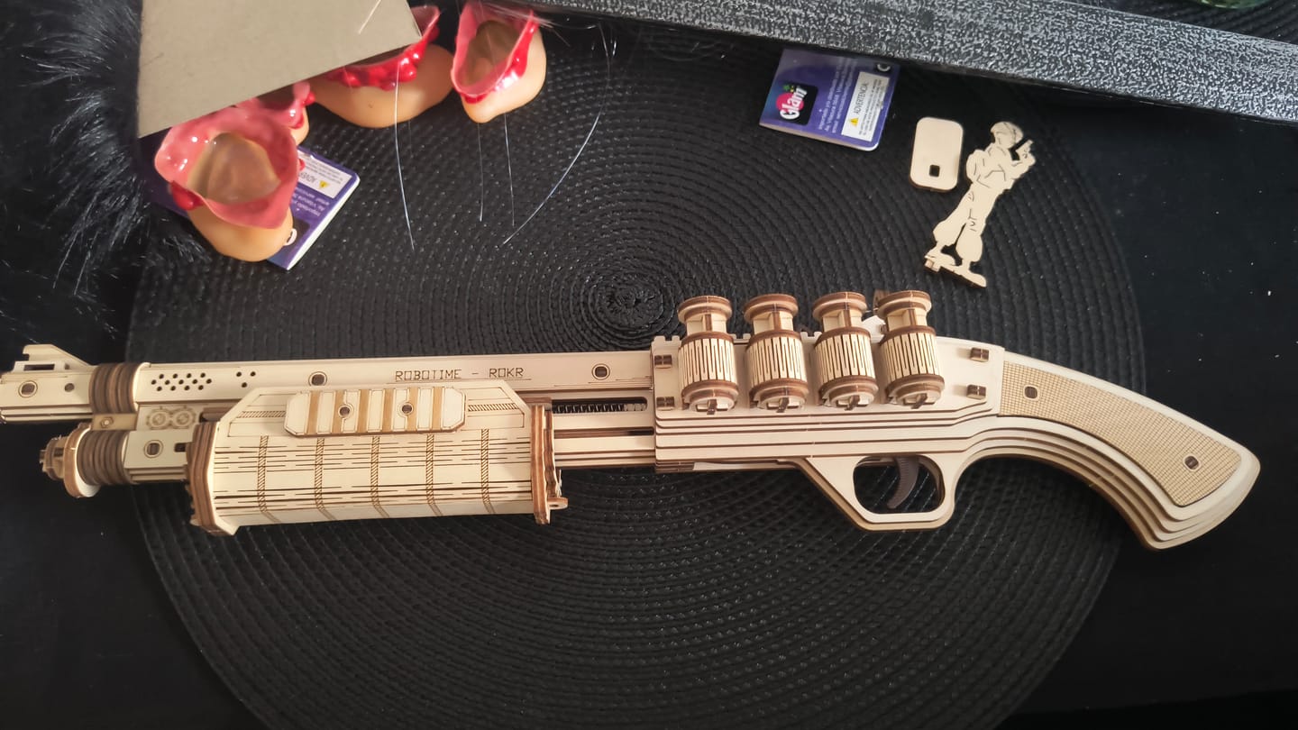 Customer photo review of Escopeta Terminator M870 - Maqueta 3D en Madera 3D - ROKR
