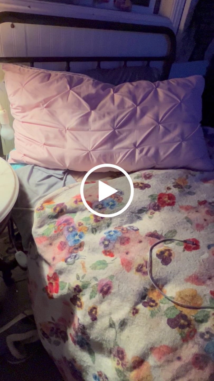 Customer video review of Ploof Pillow