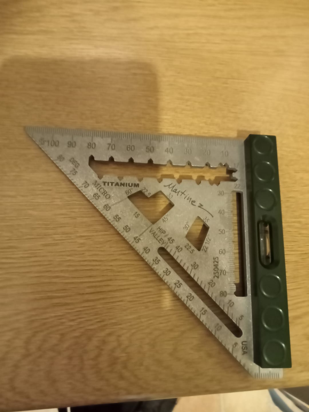 Customer photo review of Martinez Tools | Titanium Micro Square with level vial - Metric
