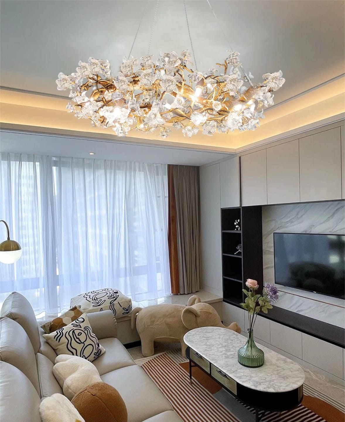 Customer photo review of Round Crystal Chandelier, Branching Frame with Petals, 61–150 cm