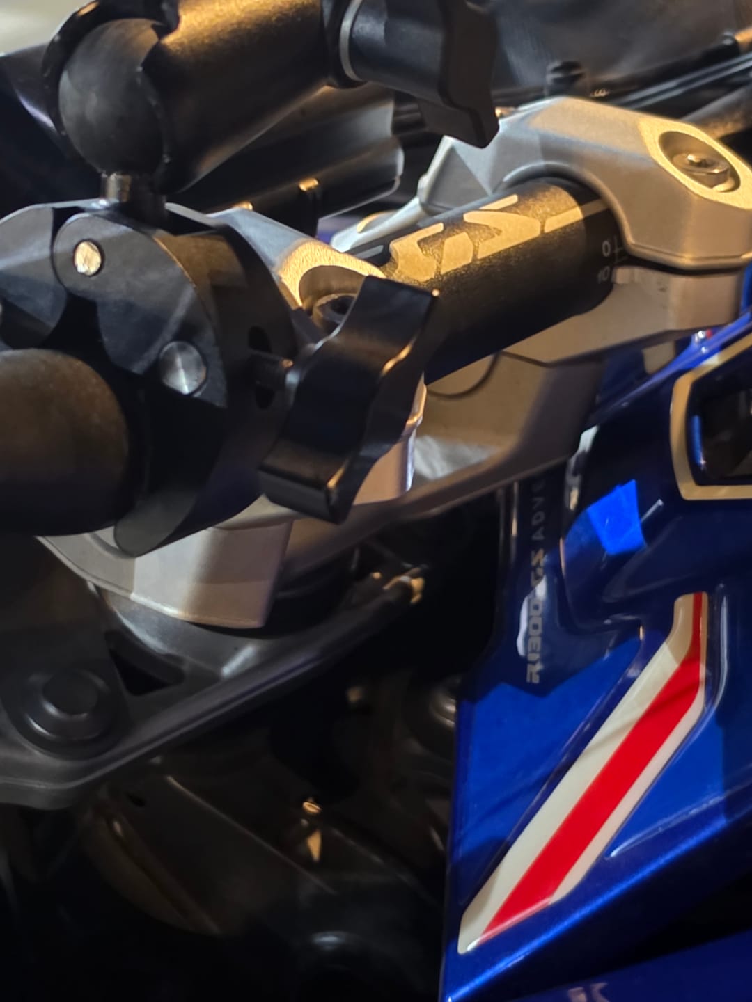 Customer photo review of LOBOO Handlebar Risers for BMW R1300GS（2023-） & Adventure (2024-) | 29mm Rise / 29.5mm Setback Offset Kit