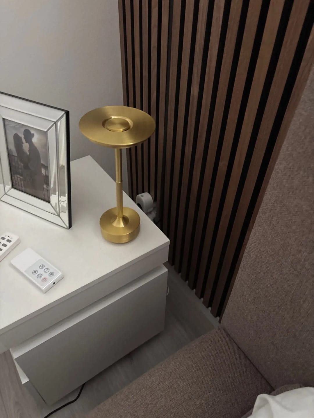 Customer photo review of Lampe de Table Sans Fil Rechargeable en Métal, Lampe de Chevet Tactile LED Design avec Variateur pour Maison et Restaurant - Domitille